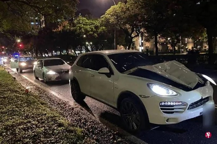 (已签发)柔:狮城二三事:被指违规过马路,狮城男空服员台北疑遭酒驾司机撞死