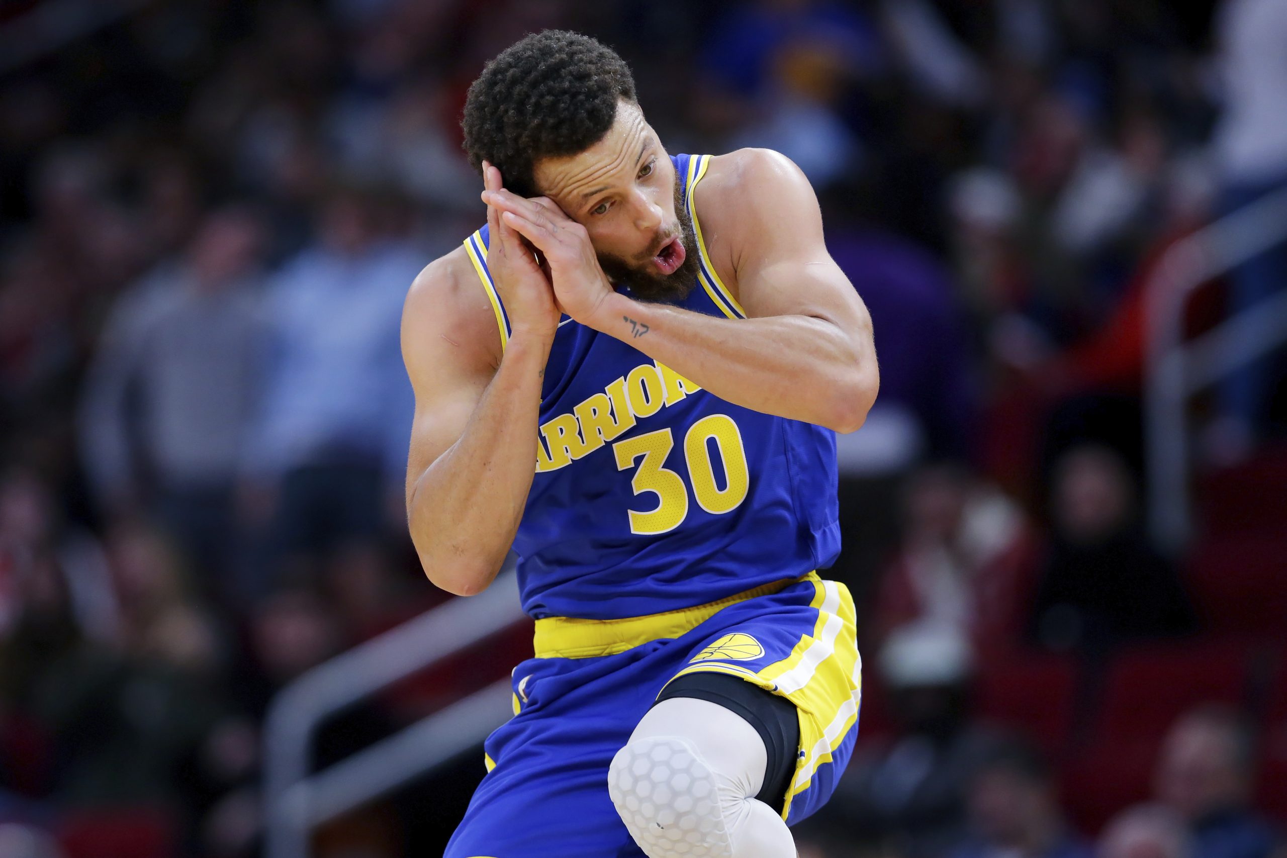 NBA|水花兄弟联手轰74分  勇士终获赛季客场首胜