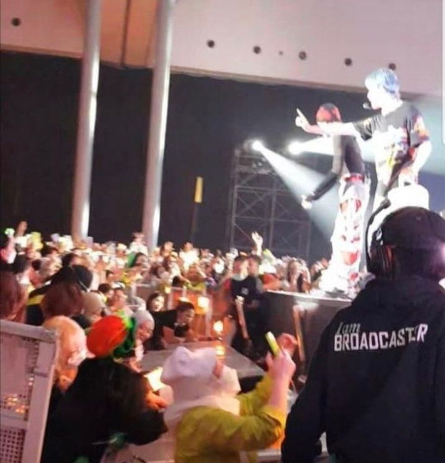 NCT 127收炸弹攻击恐吓照开唱 摇滚区爆推挤30人昏倒急腰斩