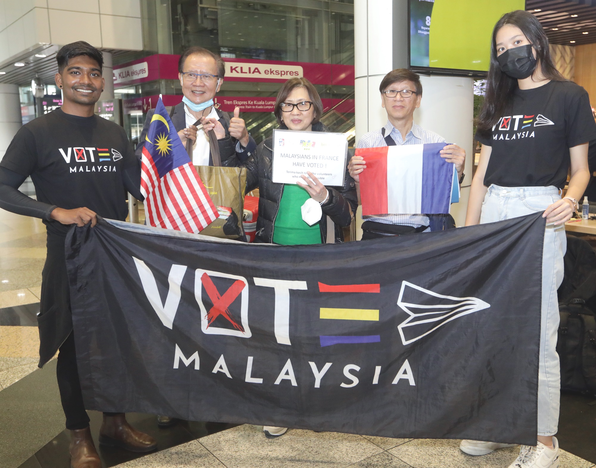 VoteMalaysia机场接收邮寄选票 2天收至少5000份。