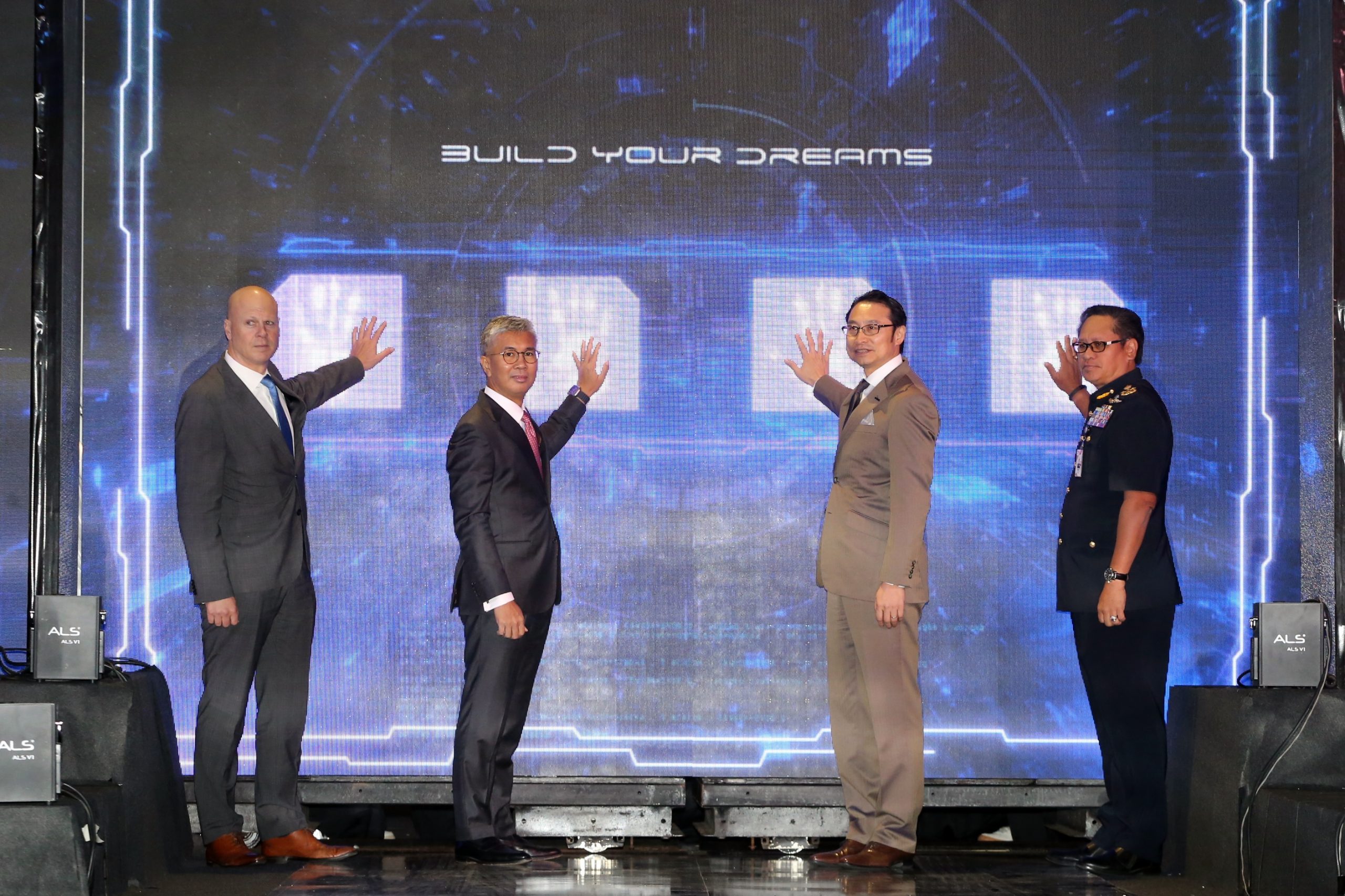 1/2 我国迎来首款比亚迪(BYD)品牌电动汽车!