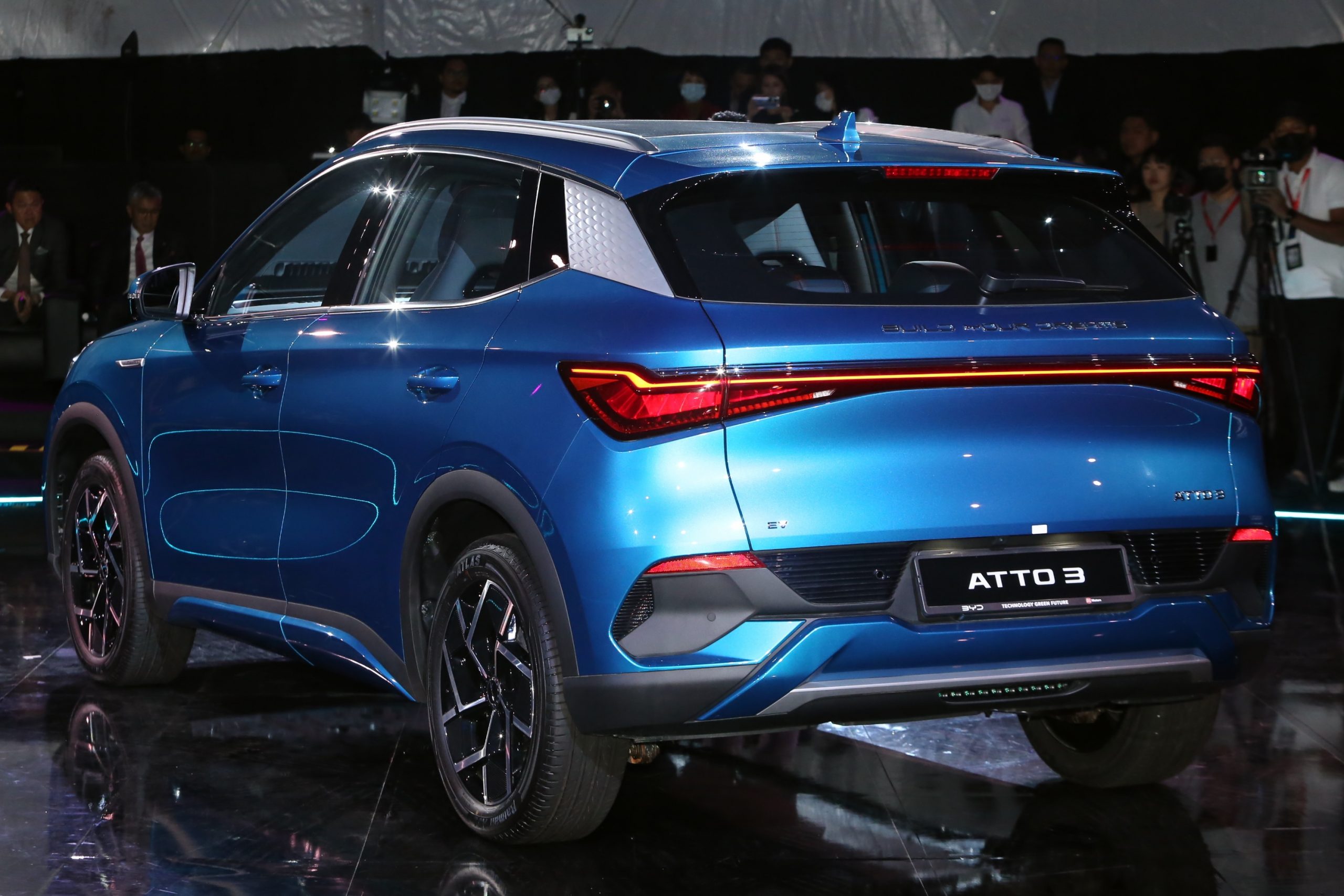 1/2 我国迎来首款比亚迪(BYD)品牌电动汽车!