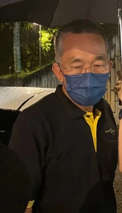 60岁父亲奔走3医院 “我还没找到我儿子”