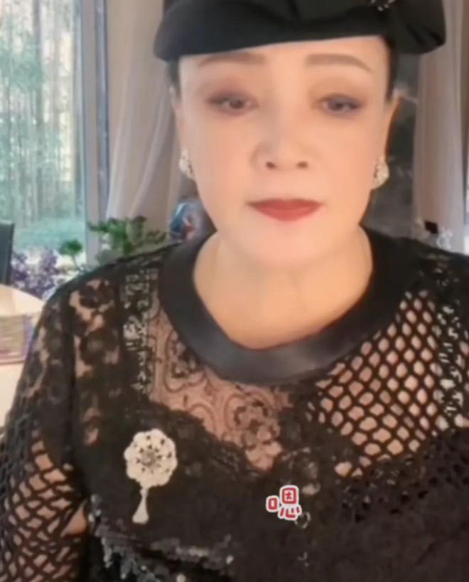 ​刷到孙女雨天街头大哭视频崩溃  张兰自曝确诊