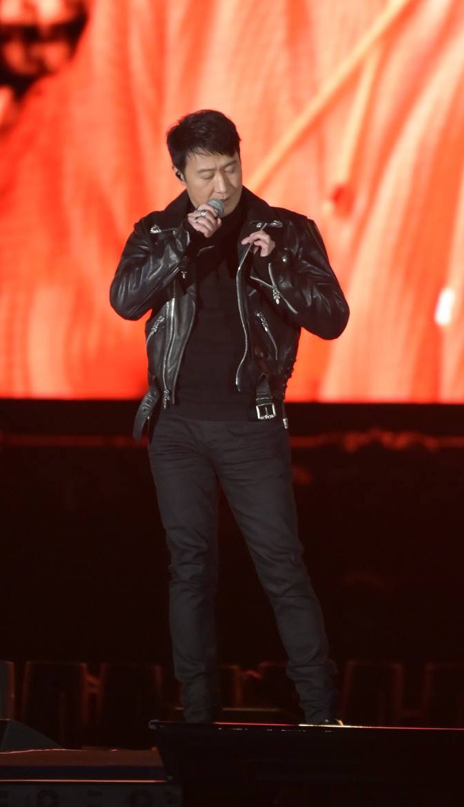 黎明重披《原振侠》皮褛开唱 分享打疫苗经历爆金句