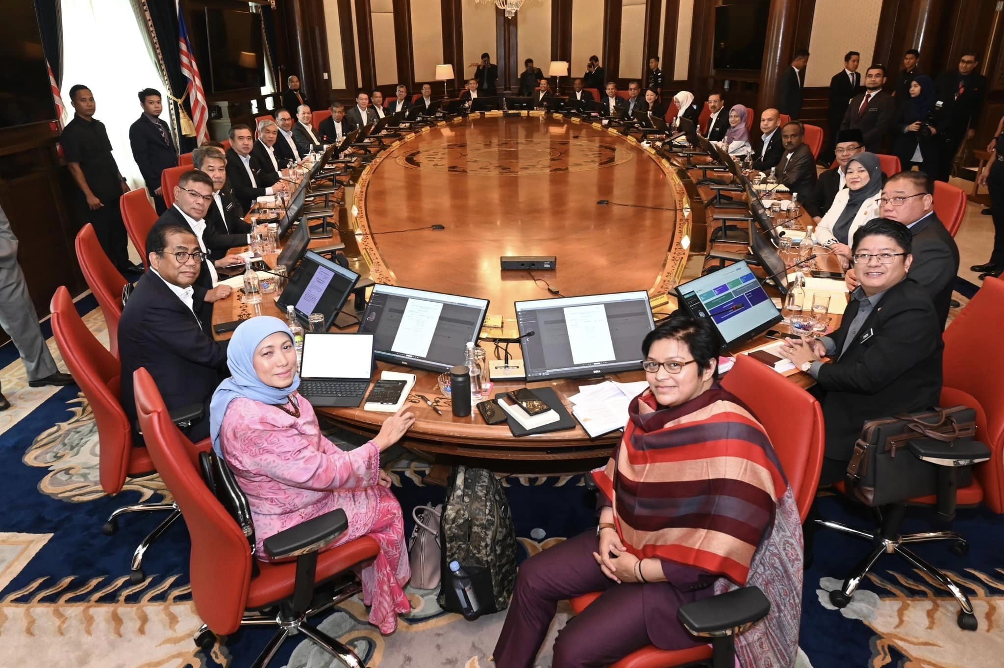 “团结政府签协议其他党没资格干涉!”阿莎丽娜:这是我们家务事