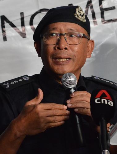 “黄绍齐小弟弟，乖，快回家”  网民集气盼寻最后一人  