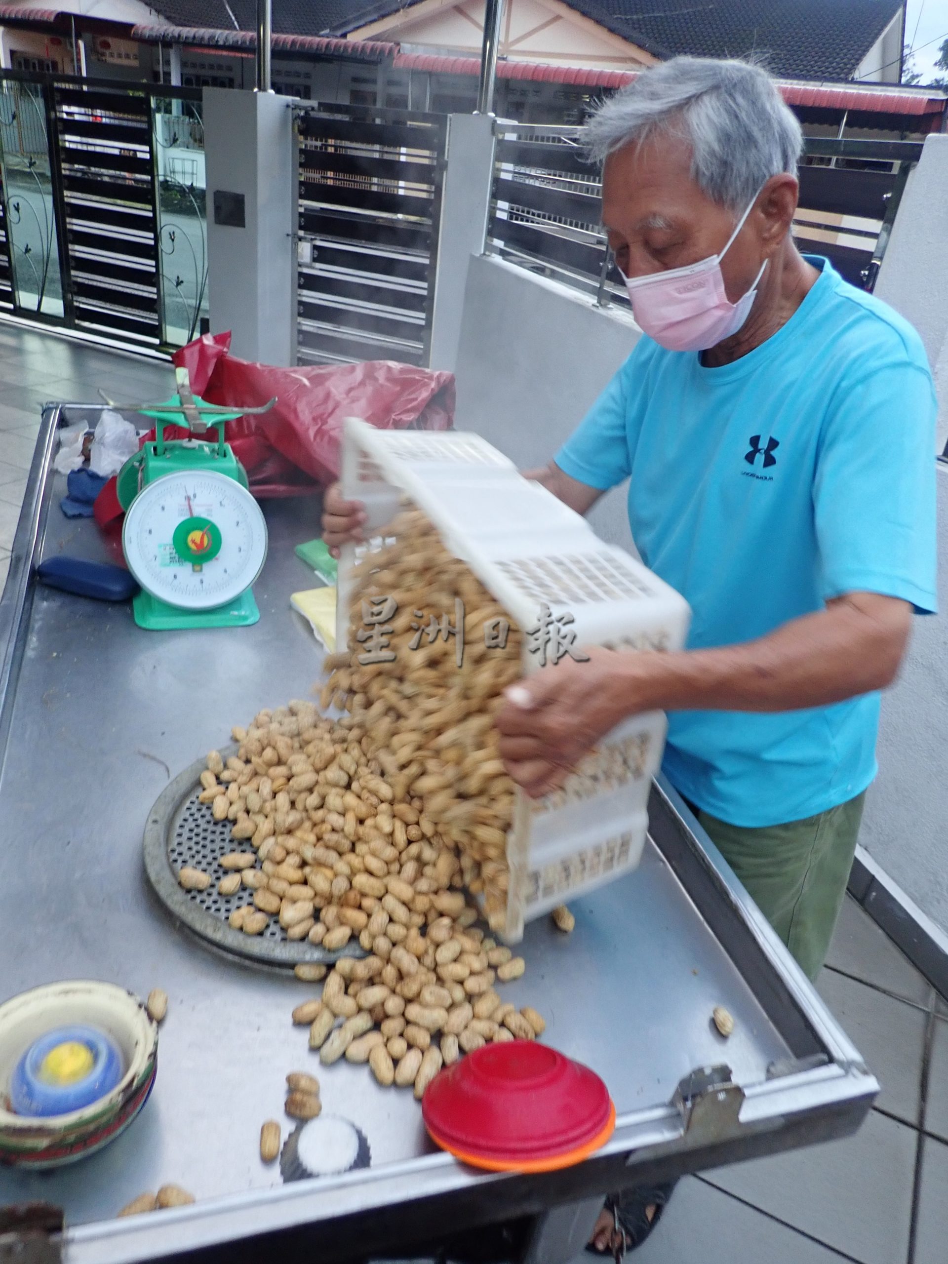 【餐车趴趴走】／水煮花生马豆经历二代人 一卖数十年令人回味