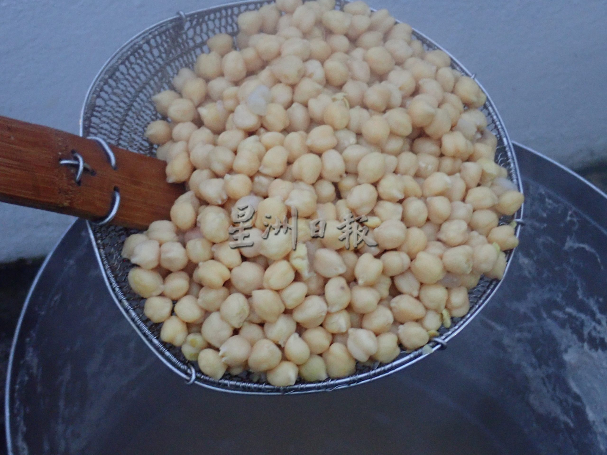 【餐车趴趴走】／水煮花生马豆经历二代人 一卖数十年令人回味