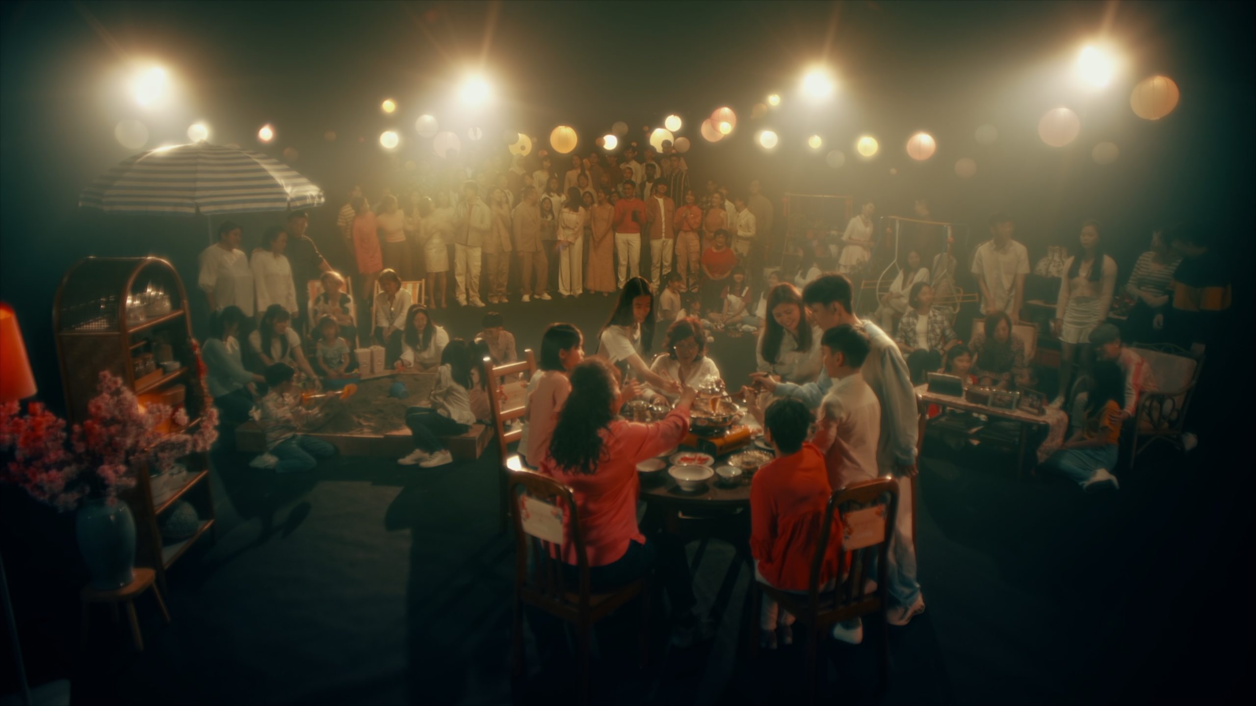 《如约回家》百人合唱盼回家团聚 吴家润《一起来过新年》挑战高难度