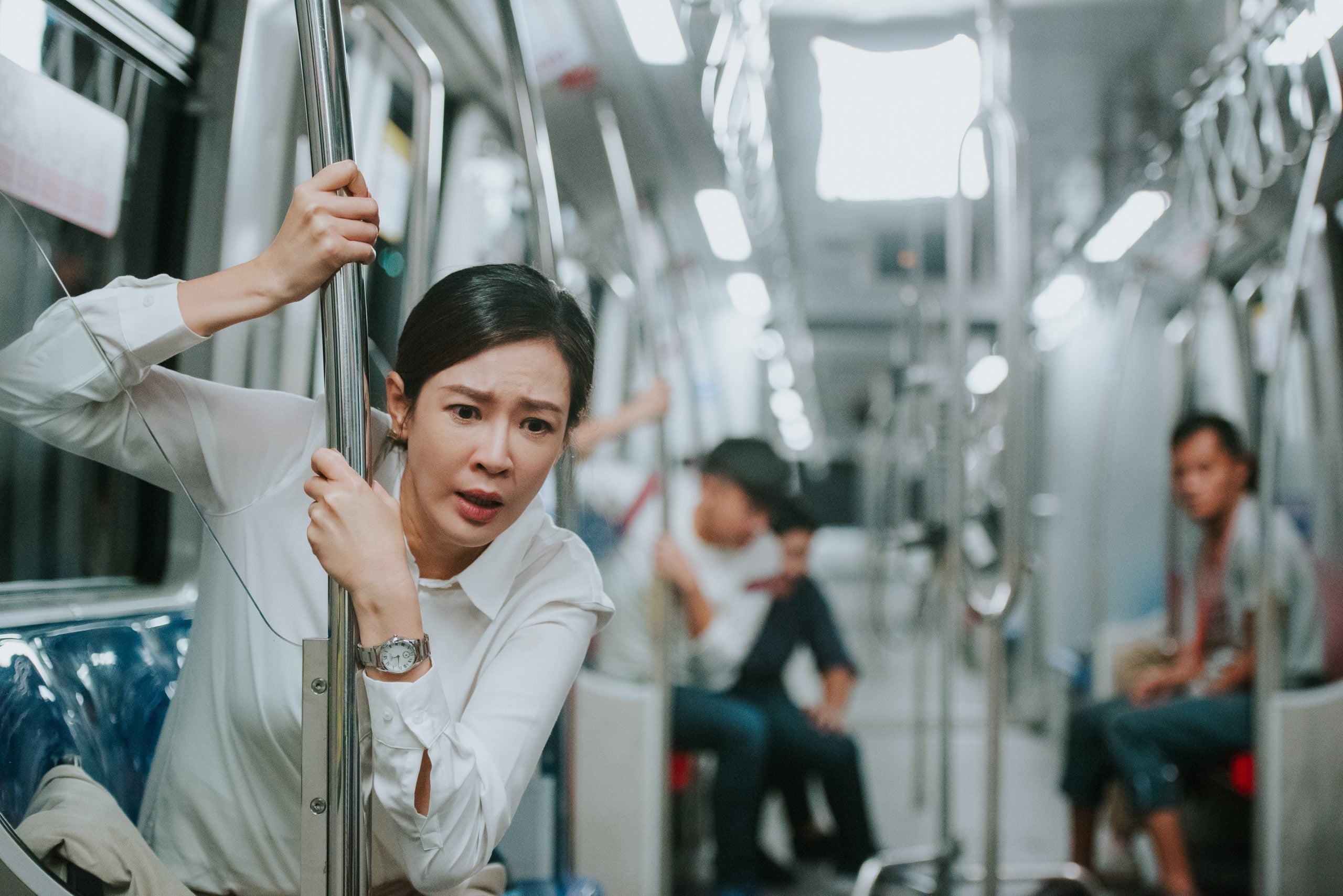 《生死环线》等5年终定档 刘子绚李沛旭轻快铁打怪兽