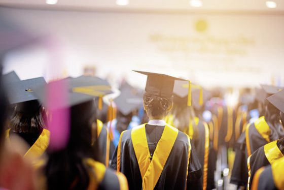 【跨年专题:我们还能相信什么?/教育篇】当大企业招聘看重能力时,我们还能相信大学学历吗?