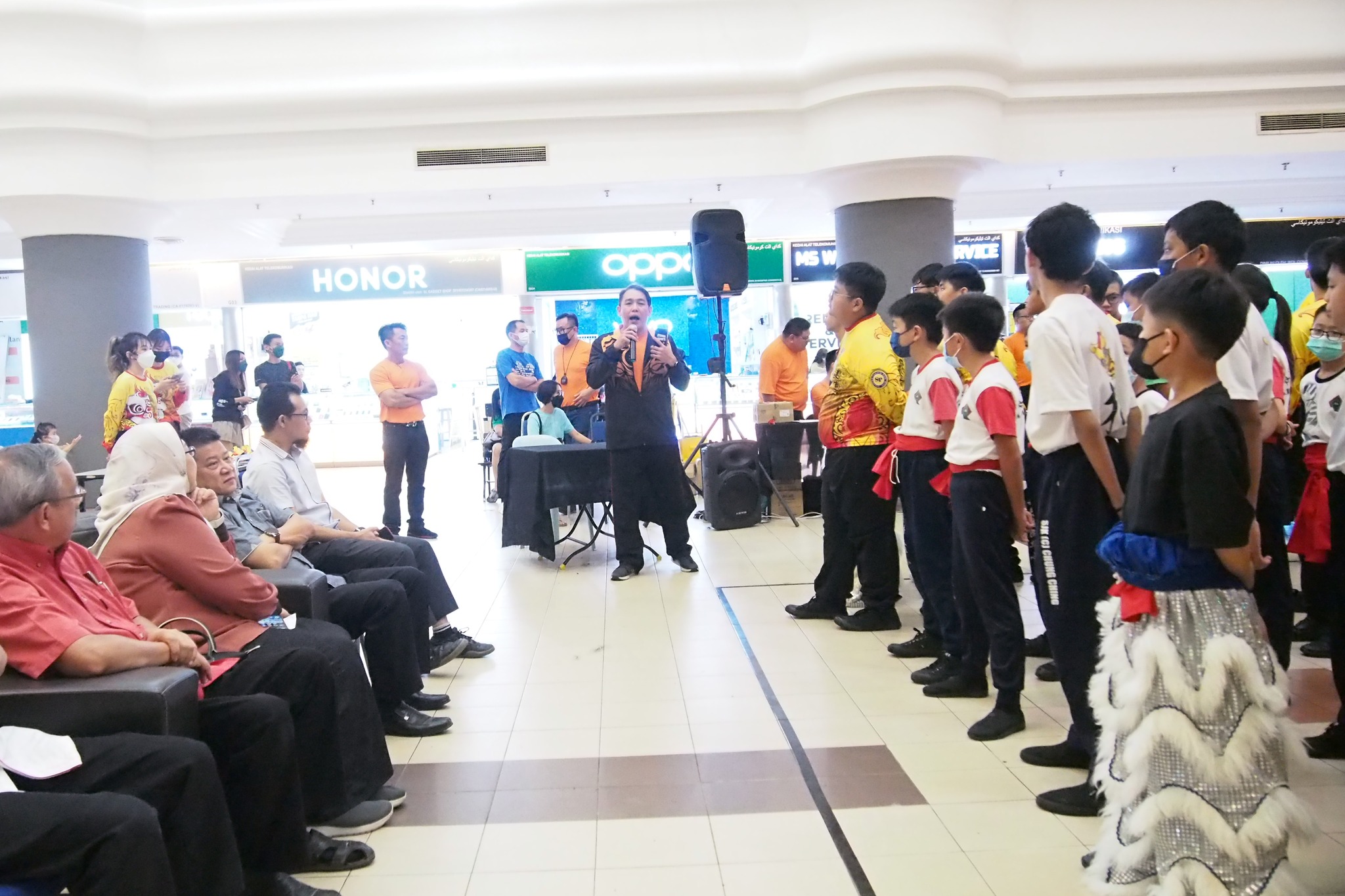 关丹建造行武术醒狮团办青少年杯传统南狮赛，提供平台观摩狮艺。