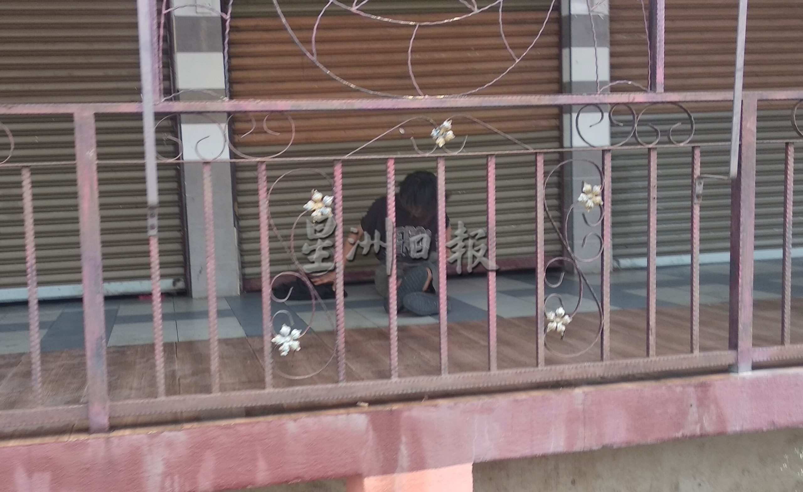 文德甲街头无家可归、风餐露宿的流浪汉,最近有增加的趋势,需引起社会关注。