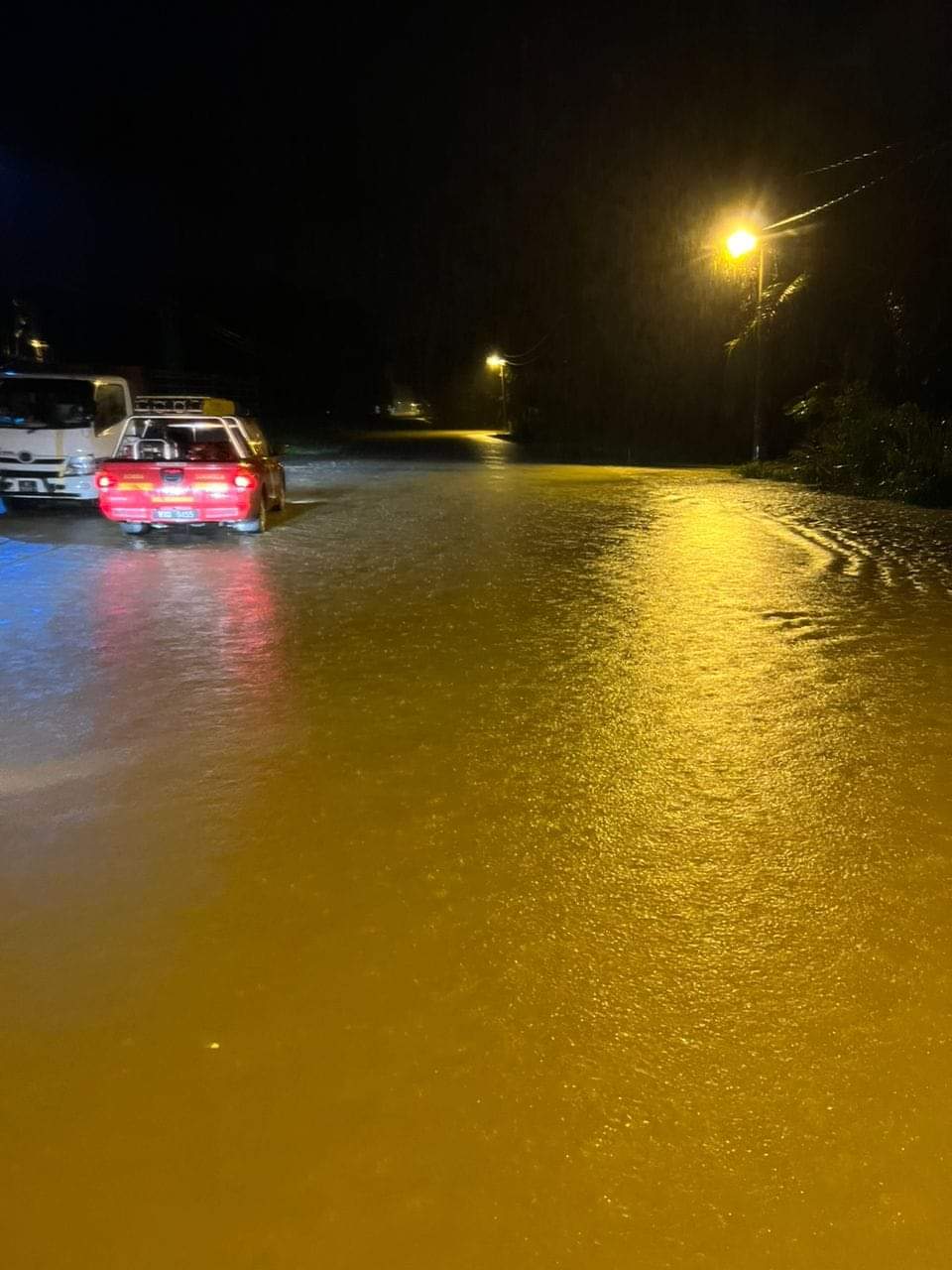 东：相隔6天文积和柏朗埃又水灾