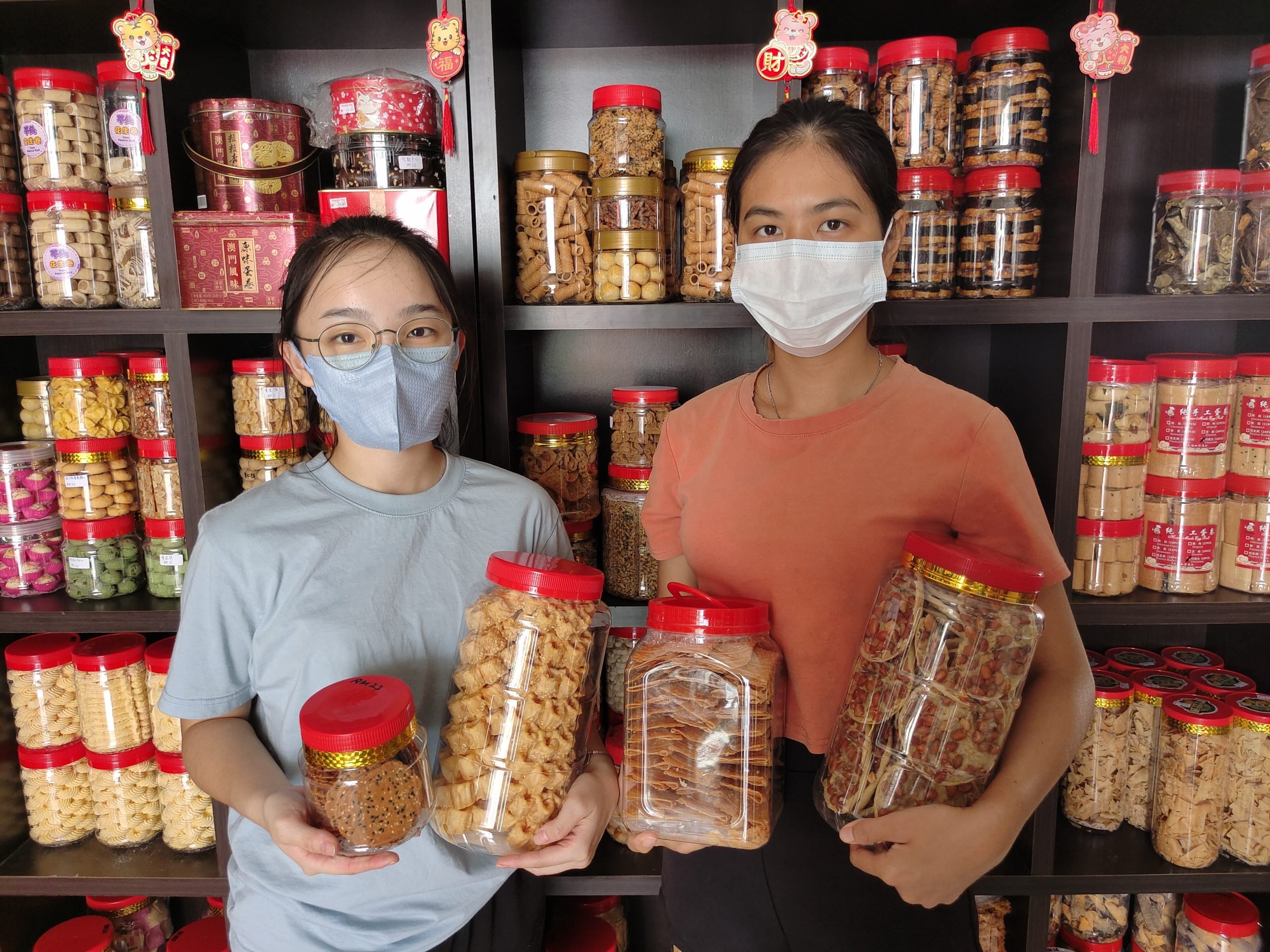 东:购买年饼开始售价微涨不影响买气