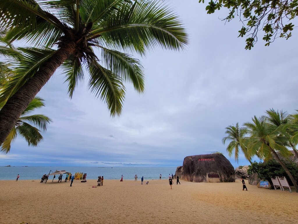中国旅游市场复苏 “阳康”们涌向三亚