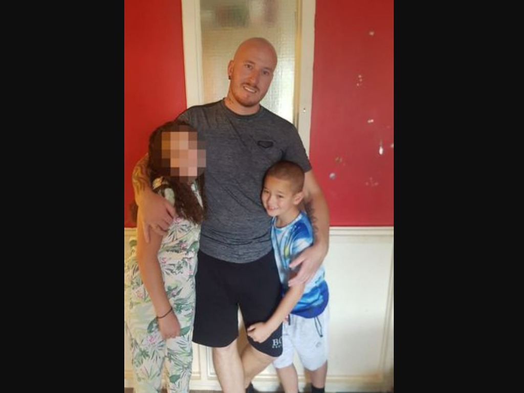 伯明翰10岁男童为救陌生儿童 勇跳冰湖不幸身亡