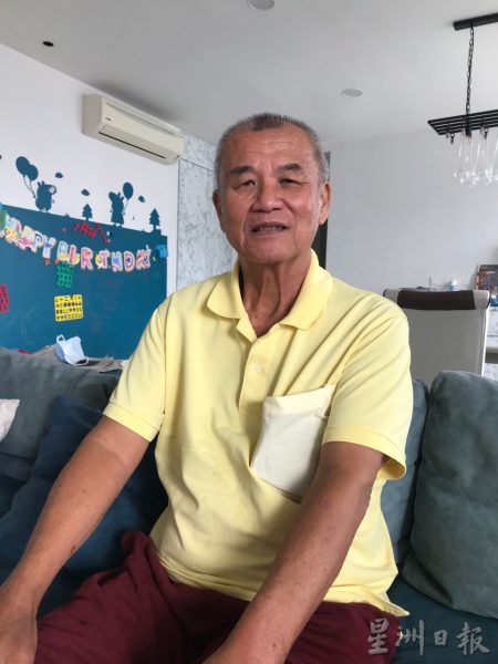 供FB／老人爬山保护蜂螫妇女 反被螫逾200针