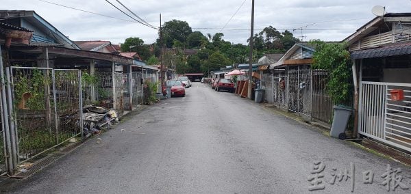 供FB/花城大小事/排水规划不当 多民宅违建,处高地广东花园也会水灾
