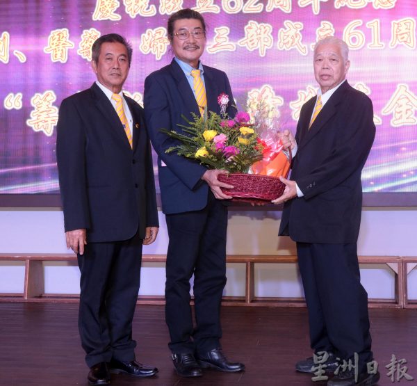 供FB/谢琪清:2023财政预算案,教育部和卫生部拨款肯定榜首
