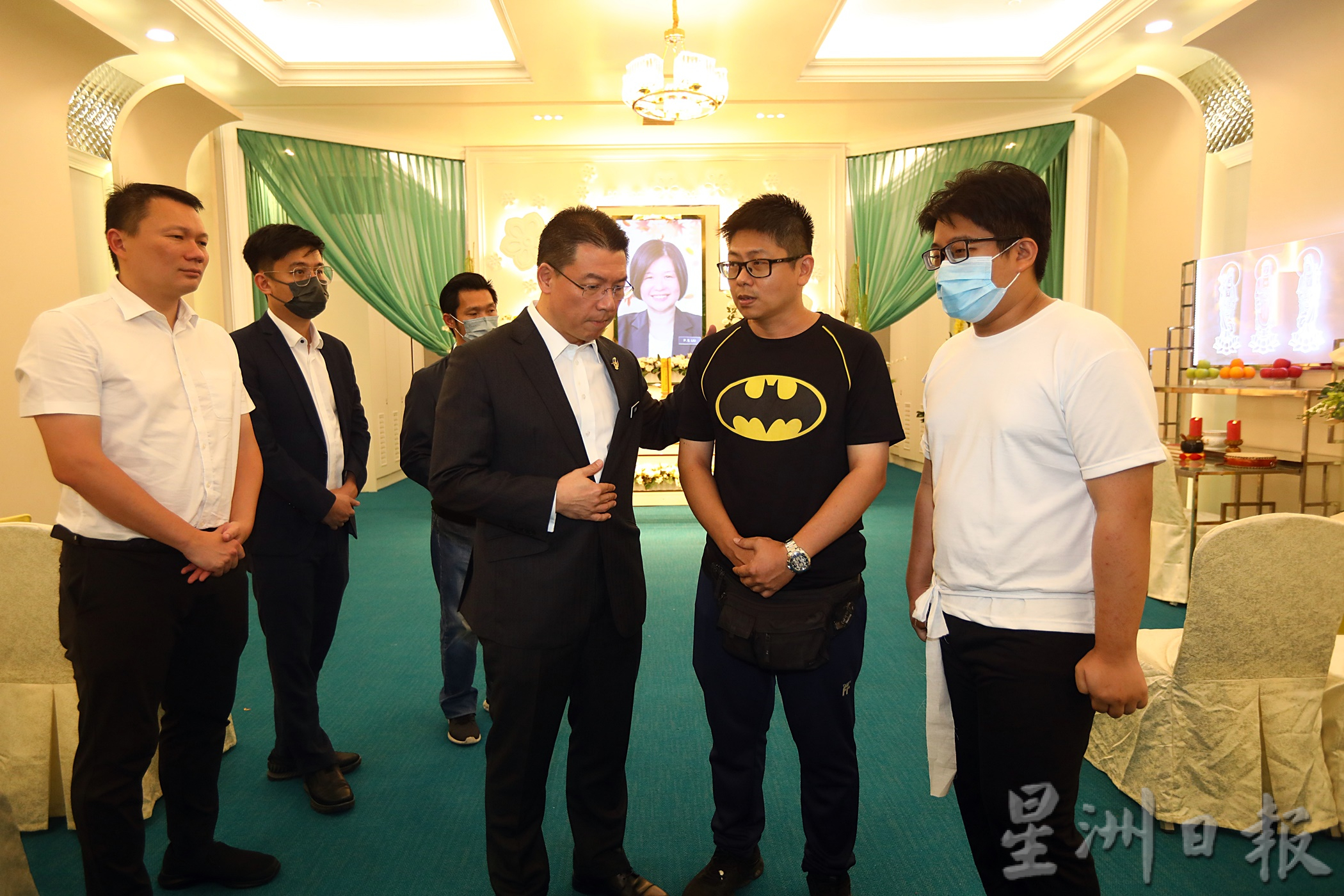 倪可敏致哀土崩事故罹难者