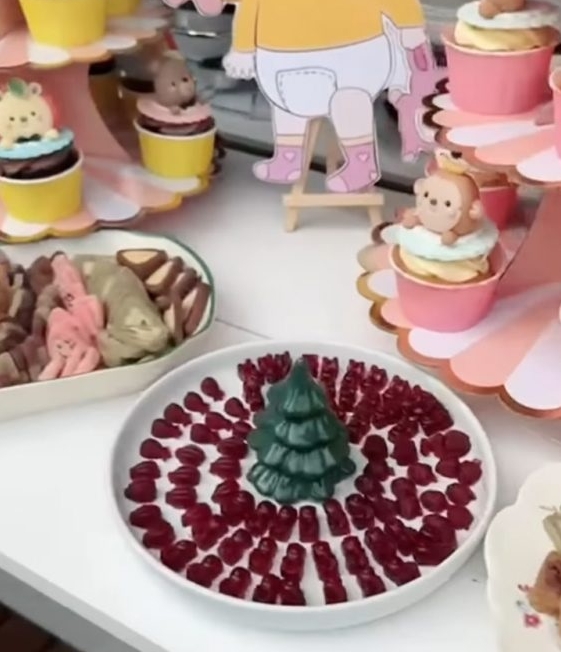 儿子1岁生日 杨茜尧首晒正面照