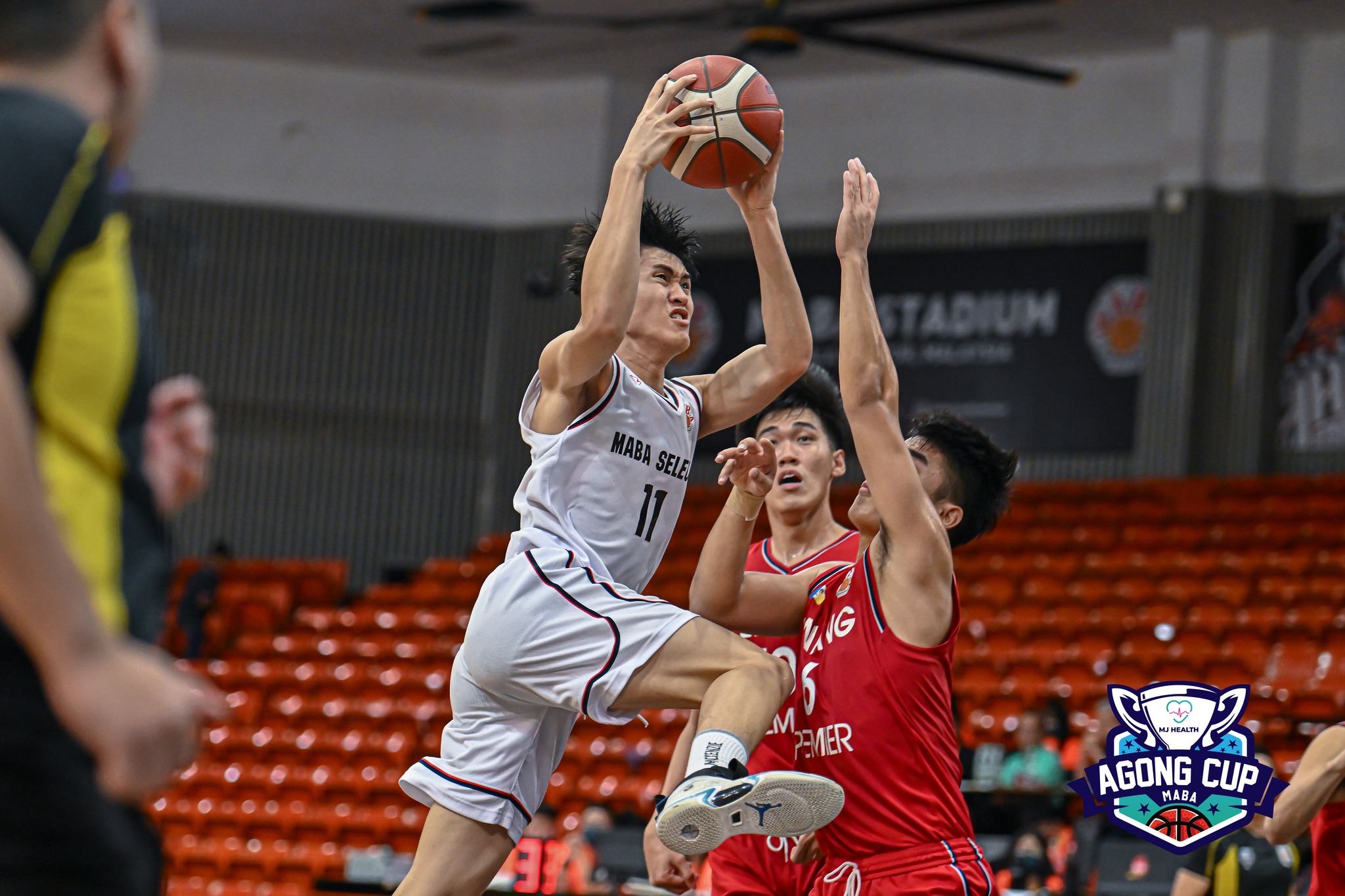 元首杯全国篮球赛|曾梓峰轰42分助威  森男狂胜武装近百分