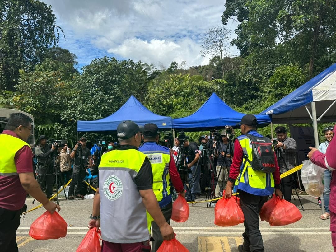 全国:政府介入云顶员工有望解封路之困/3图