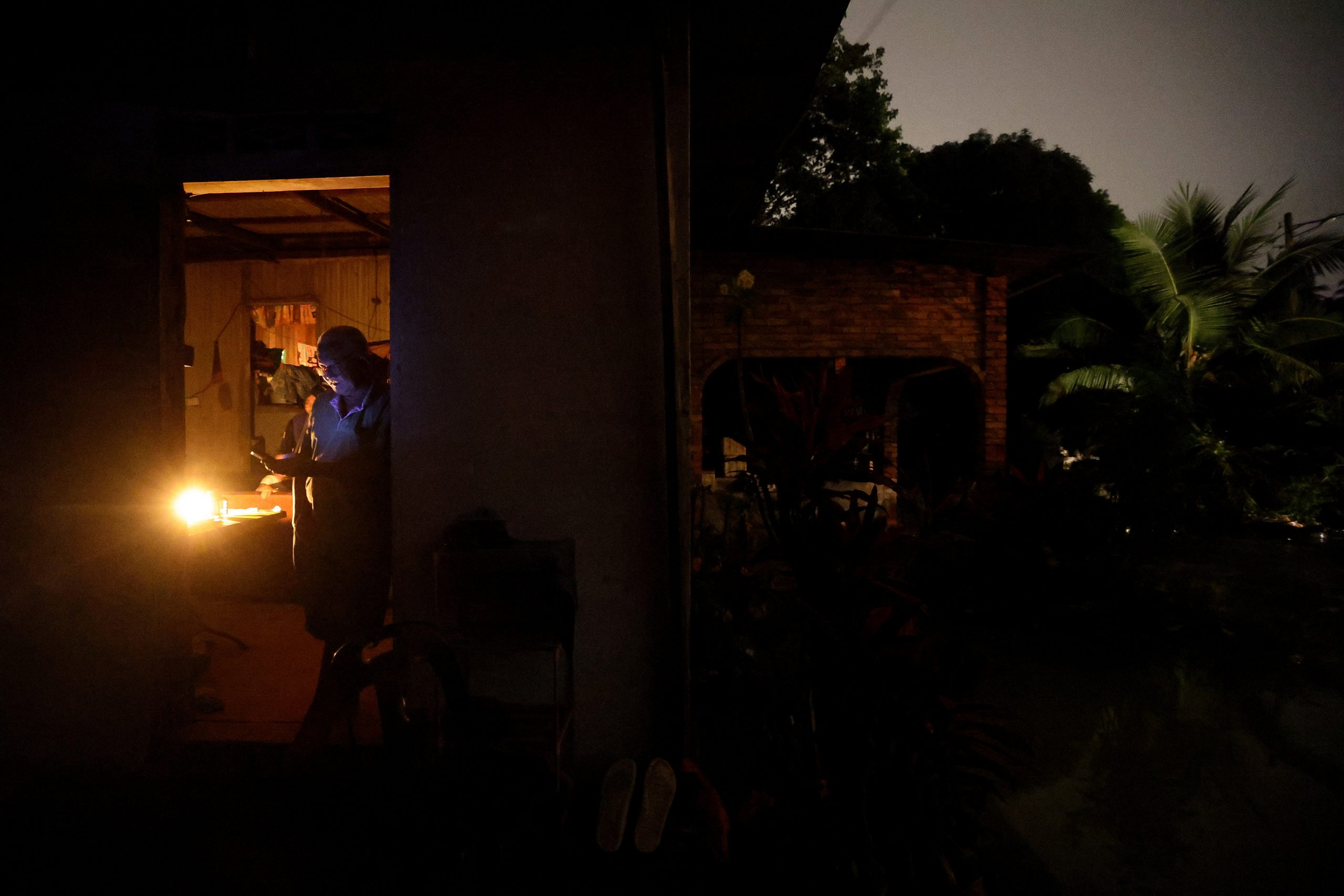 全国:(水灾中午数据)随著多个地区陆续放晴,东海岸水灾灾情也在好转中,不过,丹登彭3州的灾黎人数加起来仍然有4万3499人,安顿在203所救灾中心。