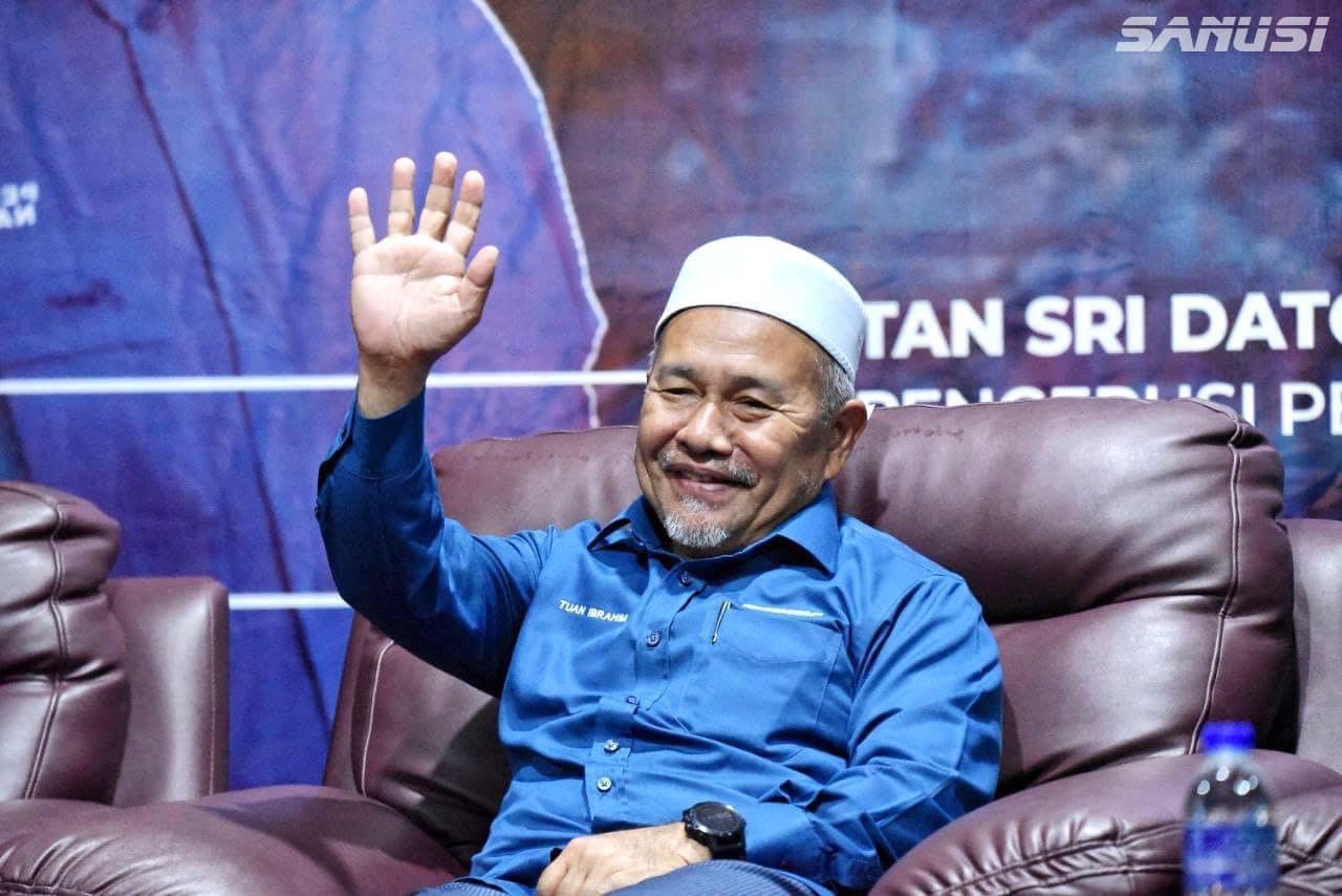 全：端依布拉欣认为，昨晚巴东色海国会议席选举成绩，清楚证明了人民拒绝希盟（PH）和国阵（BN）的团结政府浪潮。