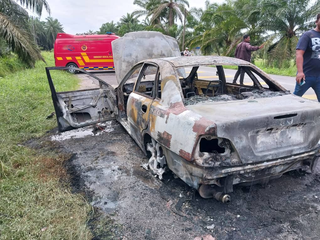 冷甲火烧车 无人命伤亡