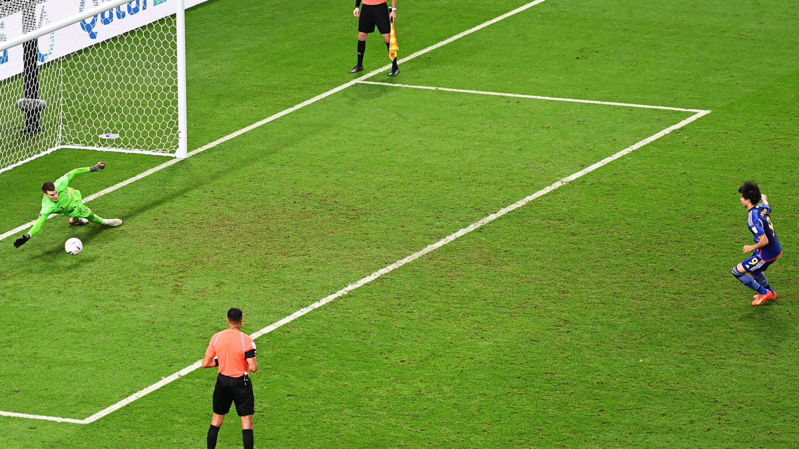 卡塔尔世界杯|点球战力挫蓝武士 格子军团艰辛挺进8强