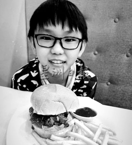 友族齐齐为黄绍齐祈祷 “希望早点带他回家”