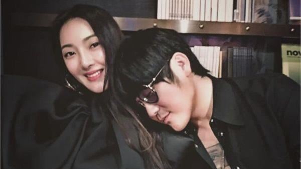 吴速玲离婚曹格首露脸 陈美凤“过来人”送暖