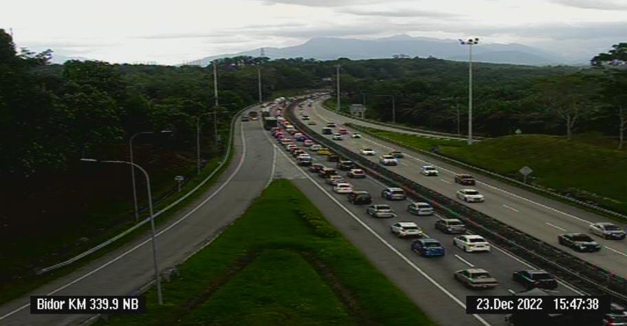 圣诞节连假前夕 霹大道车流量飙升