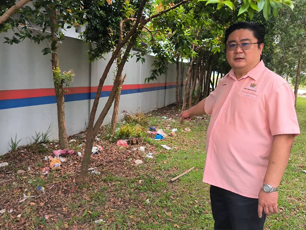 垃圾没清偷偷扩建 市会视察揪出问题根治