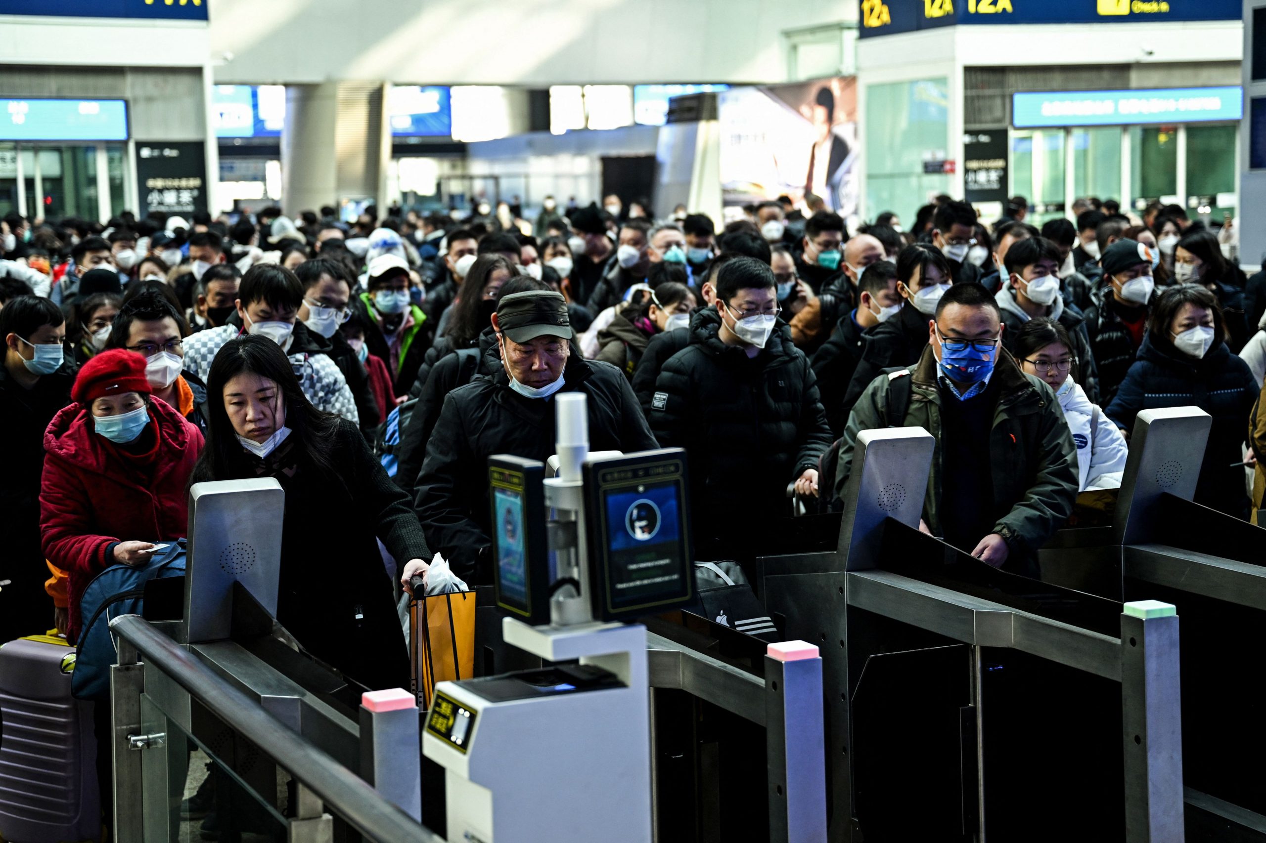 外媒:中国防疫松绑料阵痛数月 明年反弹加速