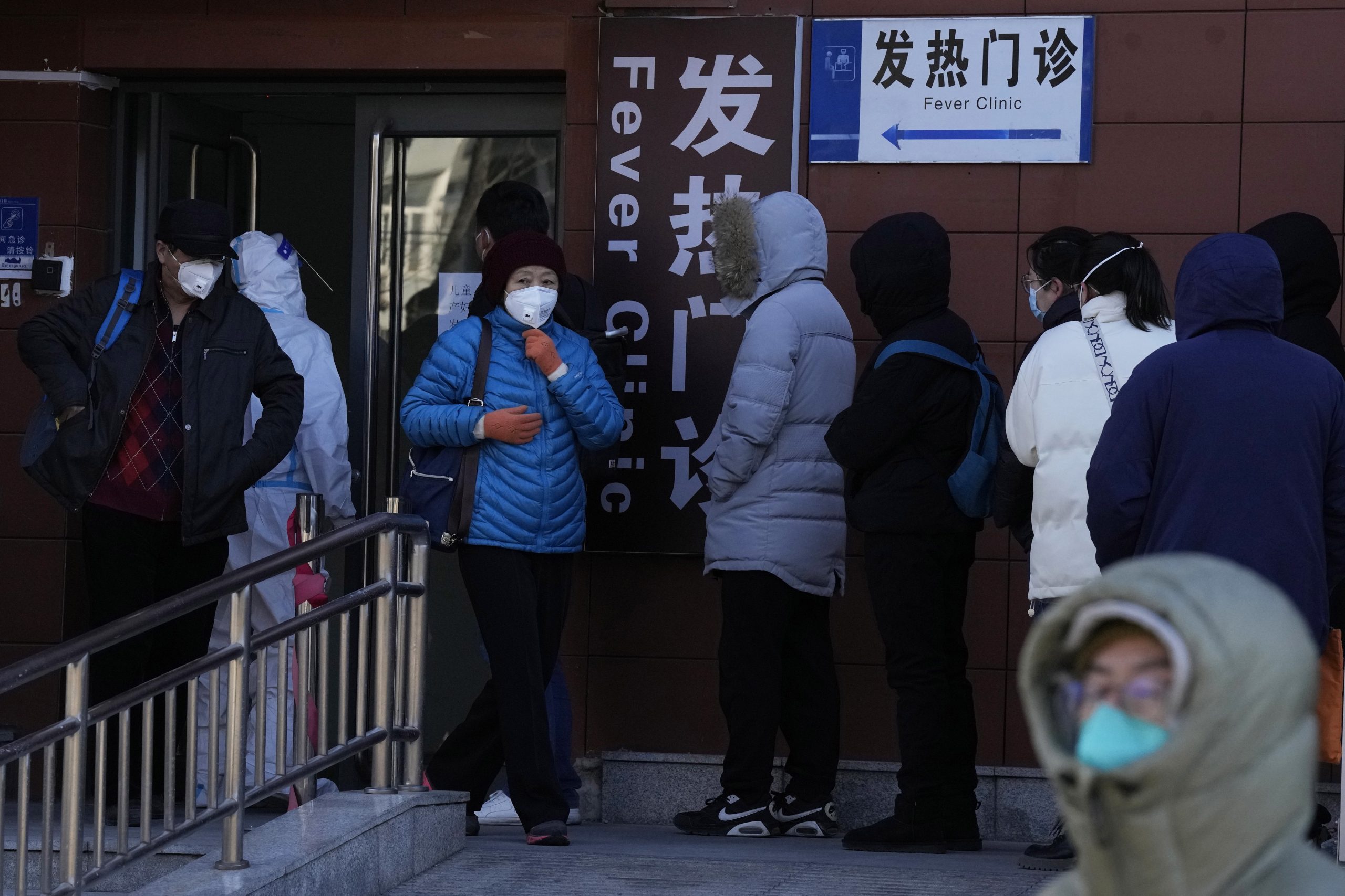 天下事 锺南山:明年春节倡导就地过年的可能性很小