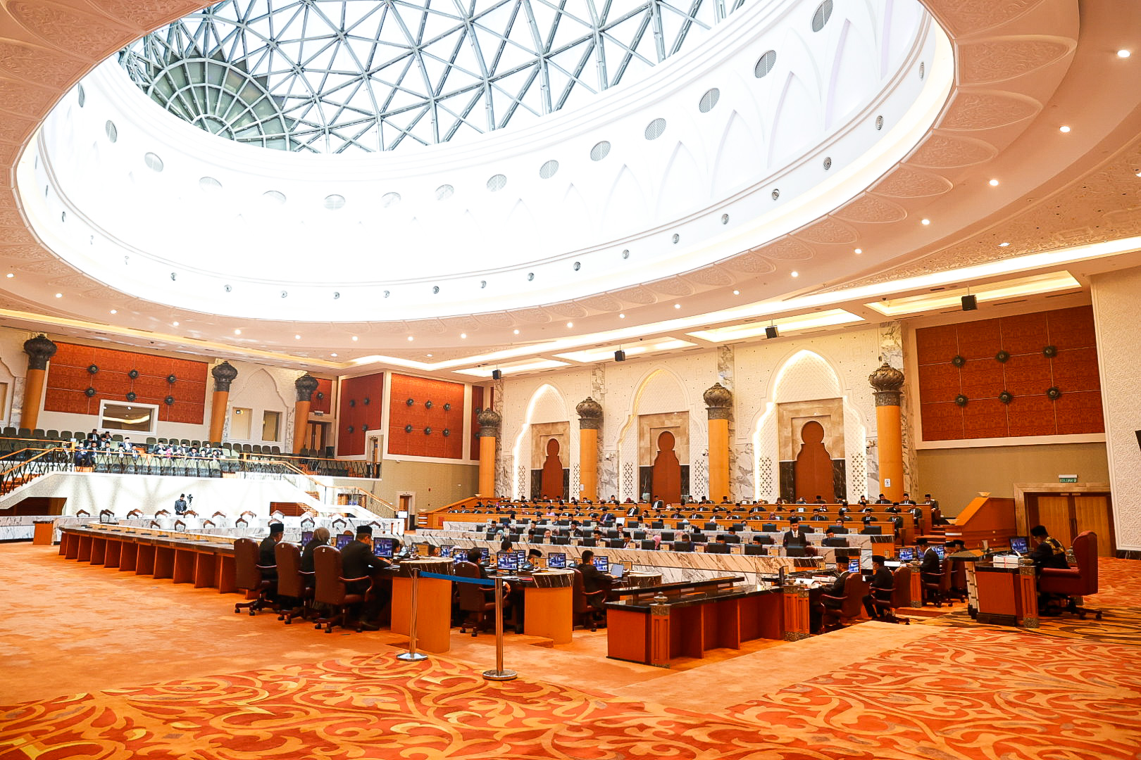 **已签发**全国︰柔佛州议会贺安华任相，也贺两州议员刘镇东与沙拉胡丁当选国会议员