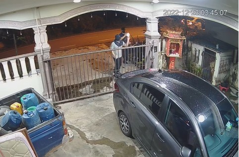 永平小园主遭敲诈勒索,大耳窿上门烧车害有家归不得