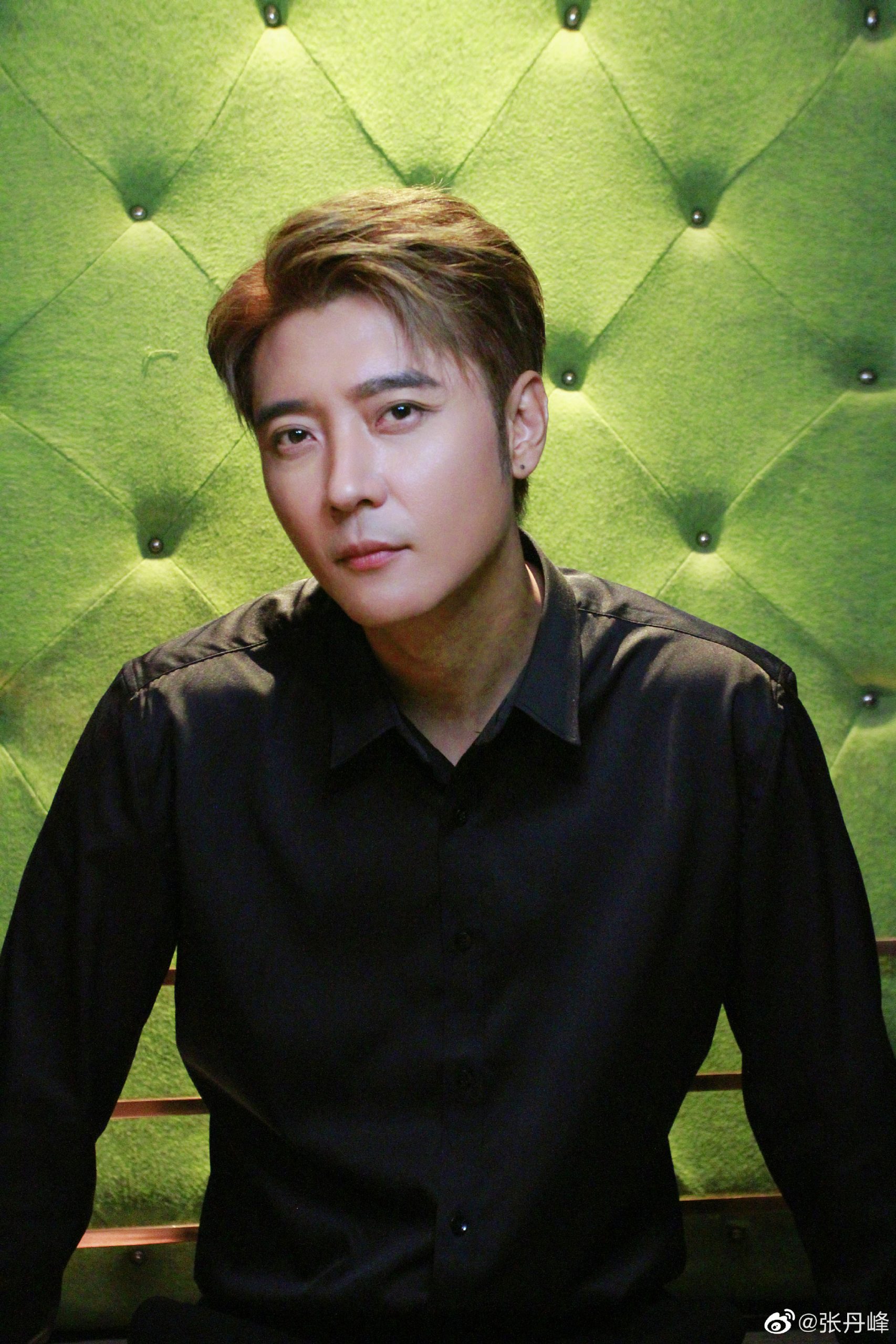  张丹峰毕滢还在一起？！   被抓包同住一间套房