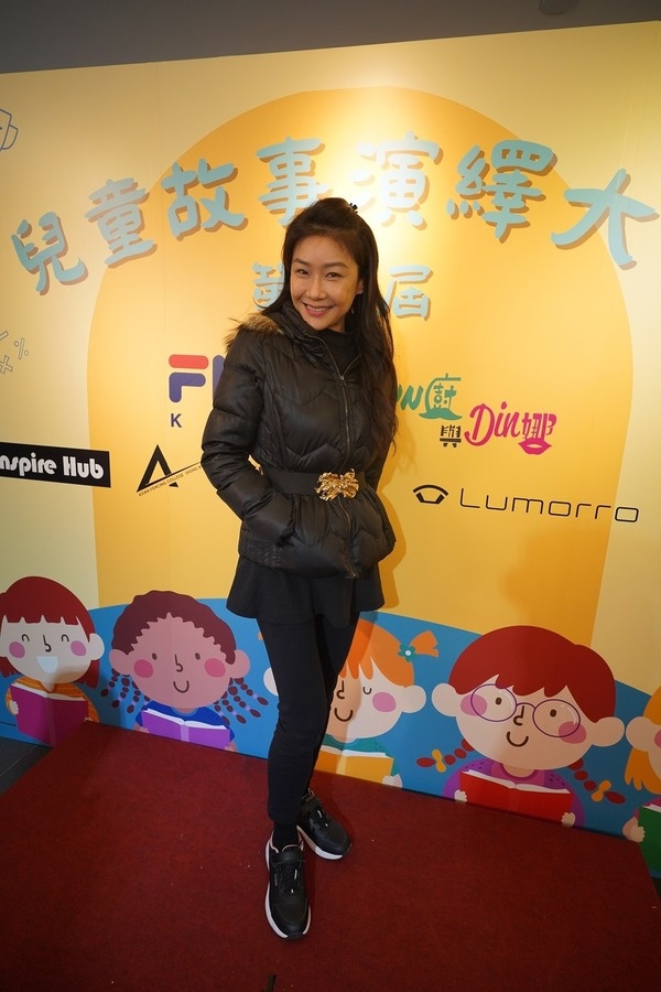 张慧仪预告回马过年 曝养子每日在家唱《大团圆》