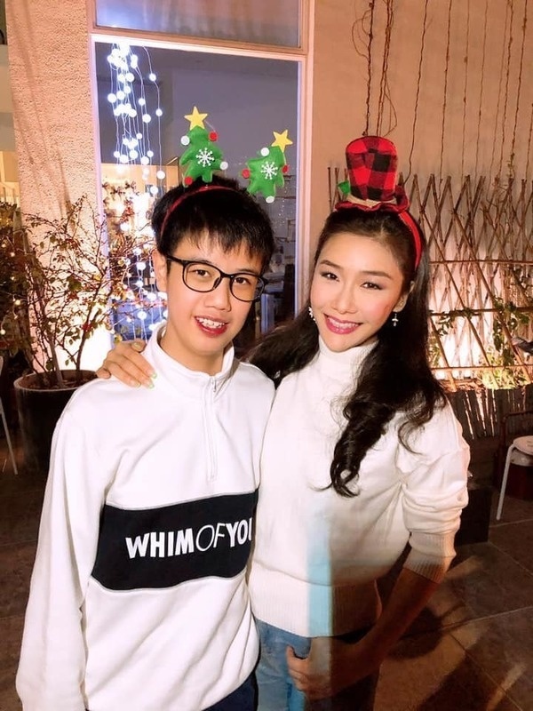 张慧仪预告回马过年 曝养子每日在家唱《大团圆》