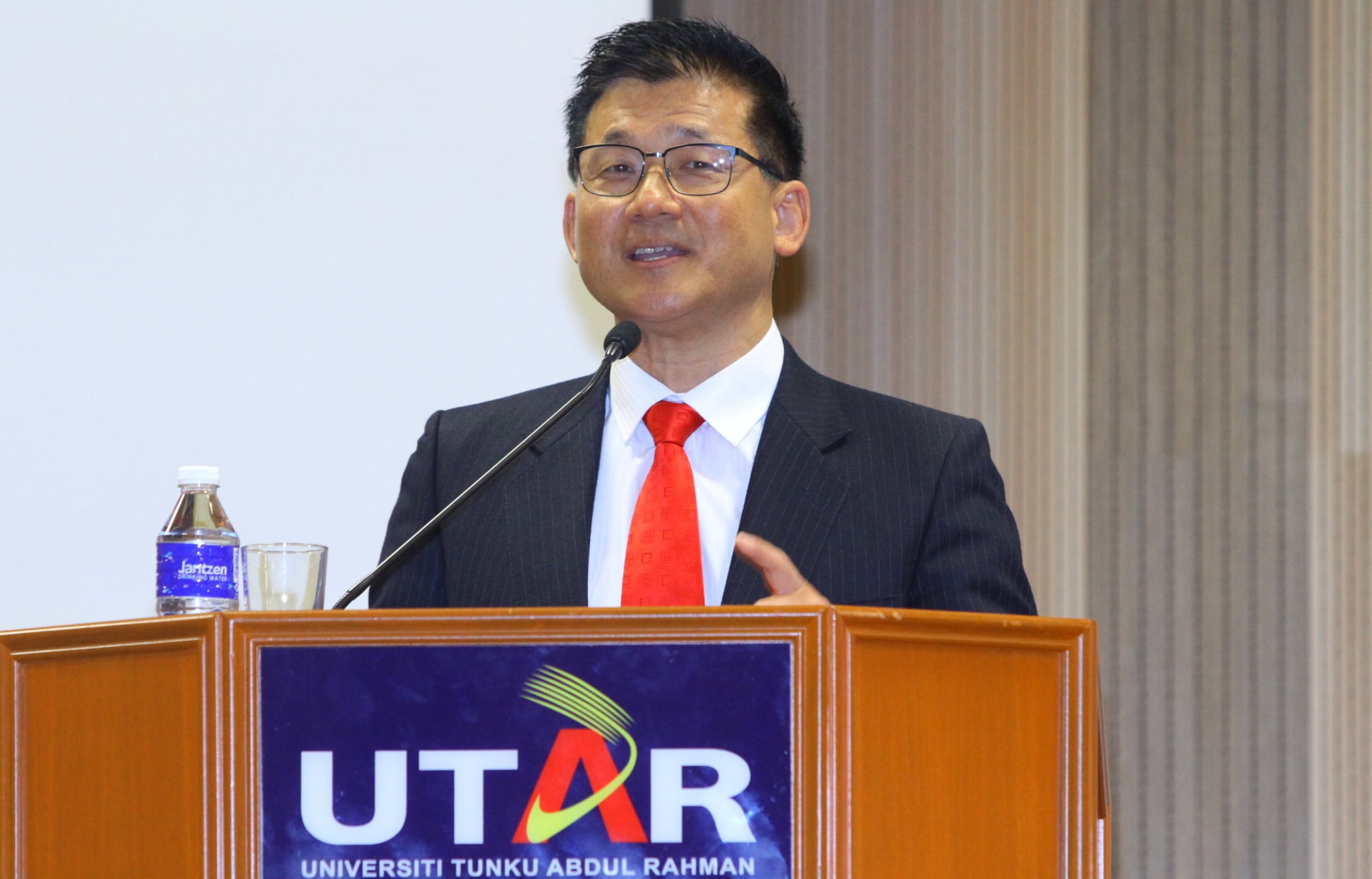 必下∕已修改和补充受邀到拉曼大学演讲- 专访原籍大马的西澳洲坦尼国会议员林文清