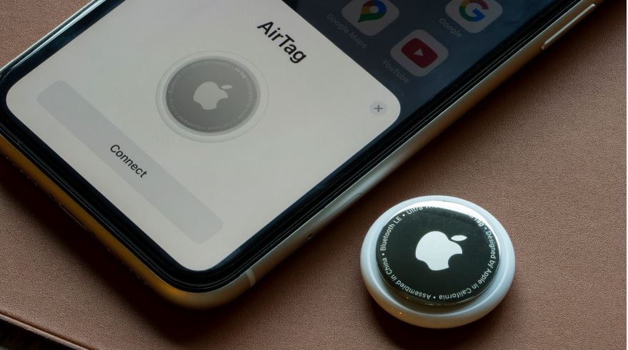 恐怖前任把AirTag藏车底、丢进小孩书包 苹果公司遭2女起诉求偿