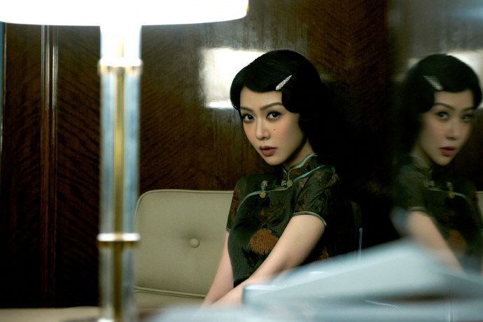 惠英红犀利批“41岁陶瓷娃娃”  薛凯琪窘到笑容僵硬