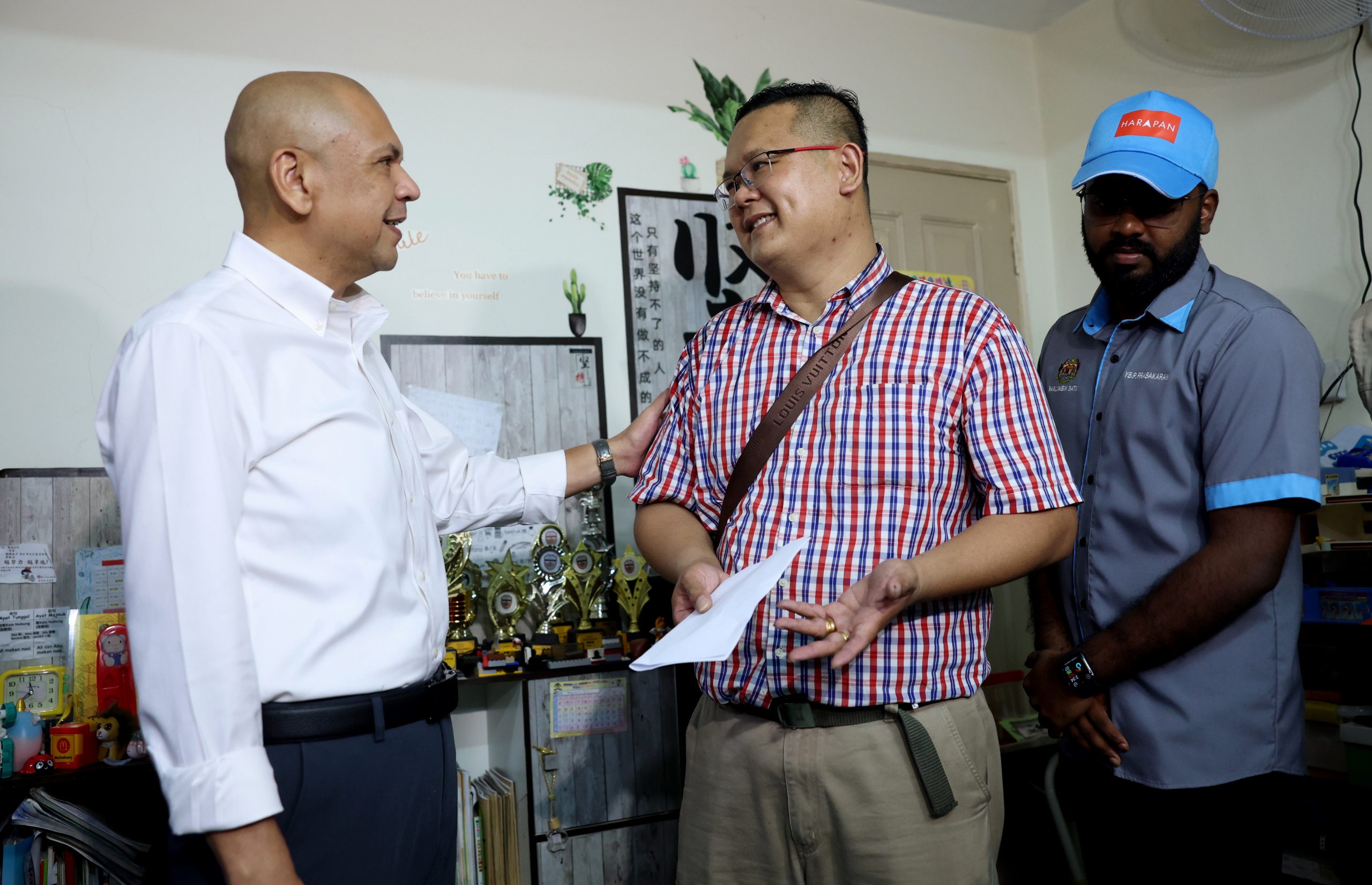 慰问2户土崩罹难者家庭派抚恤金 阿米占:近期慰问另20罹难者家庭和45幸存者