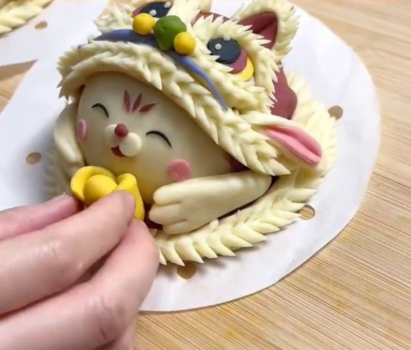 拼盘/女大学生卖造型馒头创出一片天 3年间买楼又换新车