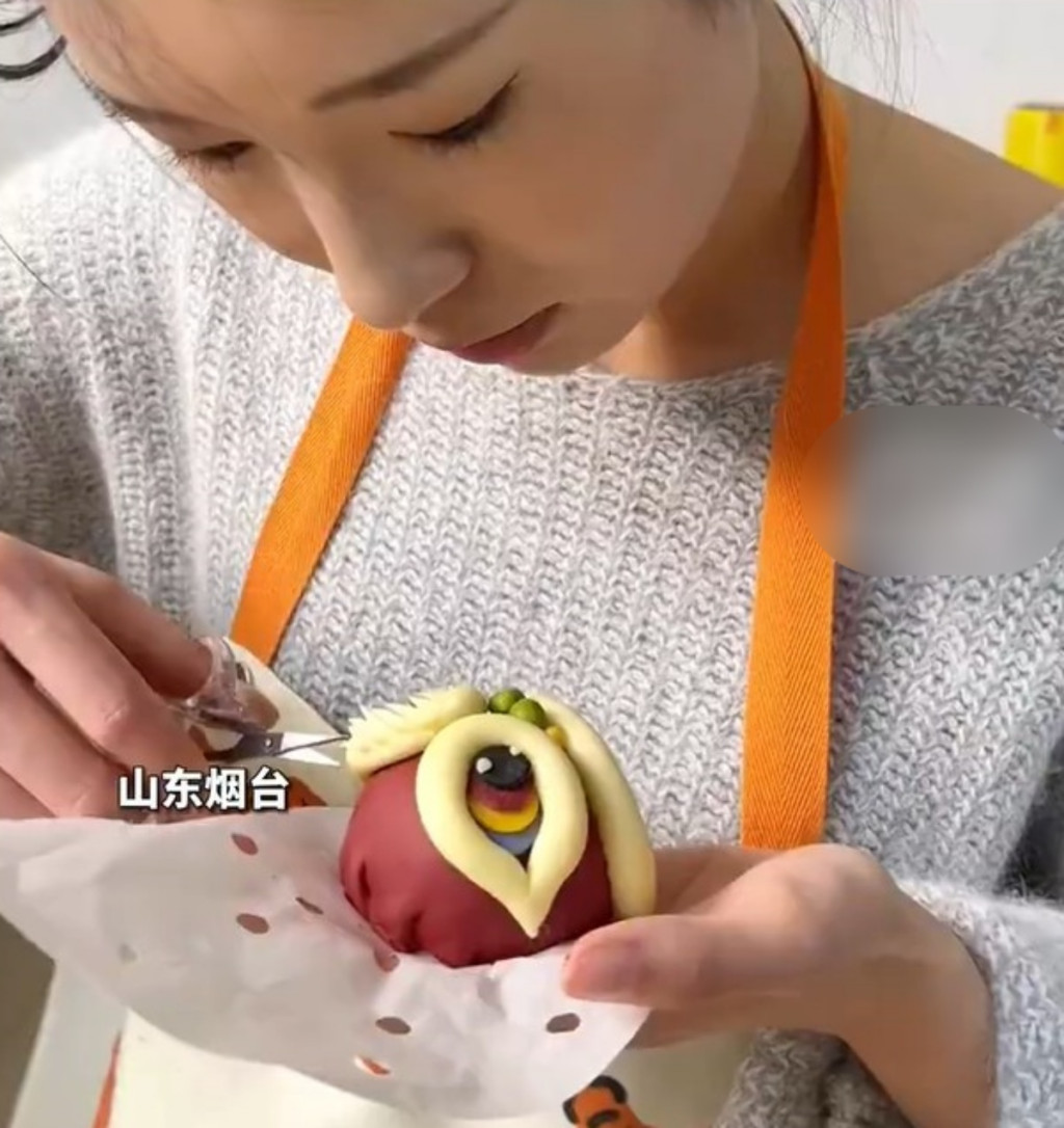 拼盘/女大学生卖造型馒头创出一片天 3年间买楼又换新车